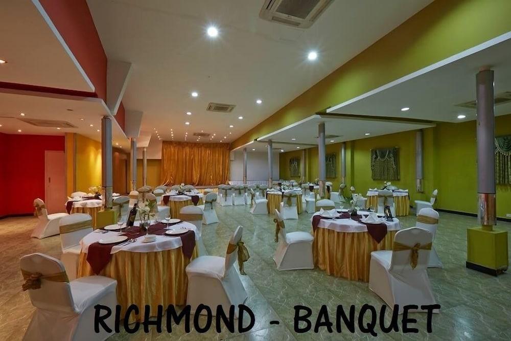 होटल Ramanashree Richmond 3*